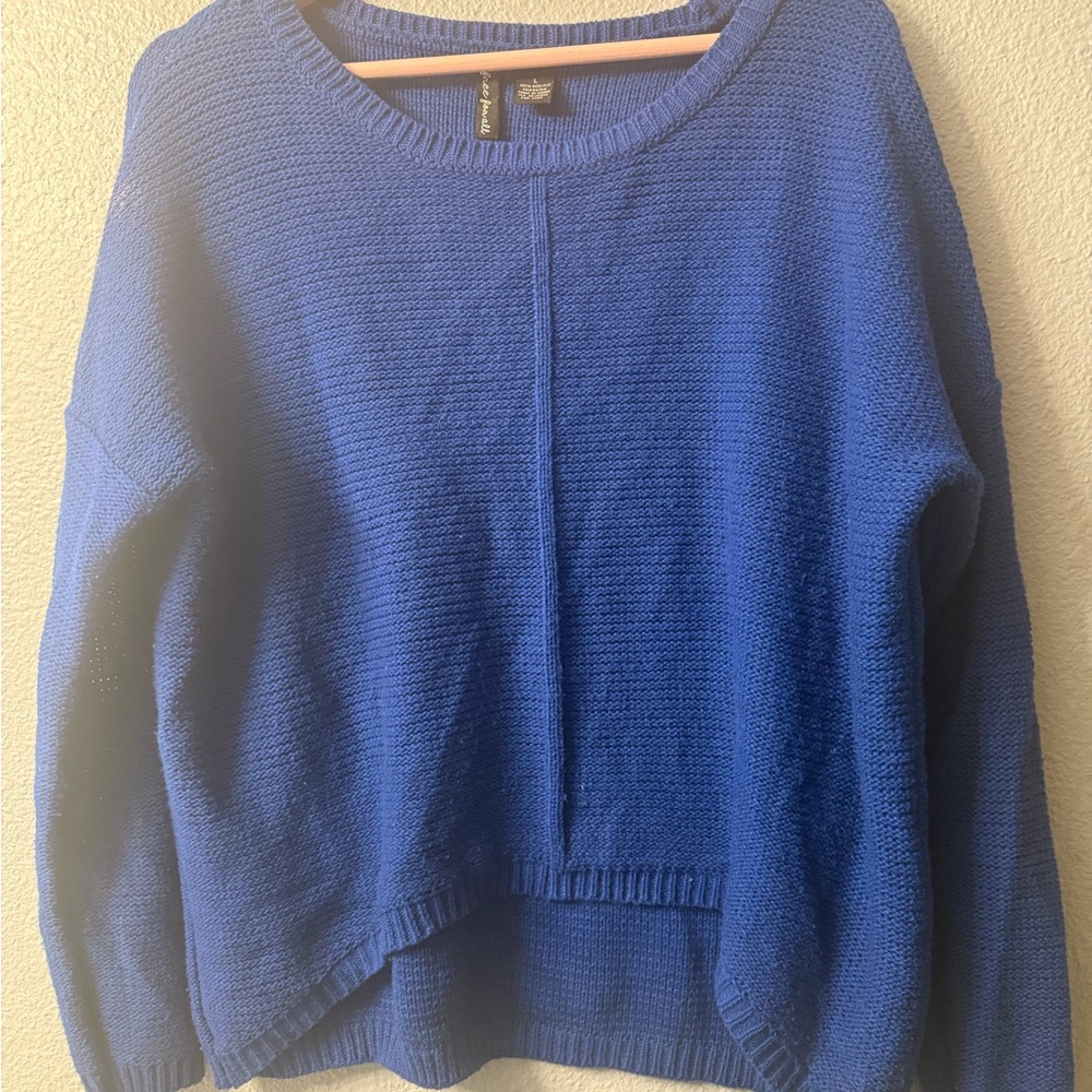 Blue Sweater free for all size Large
